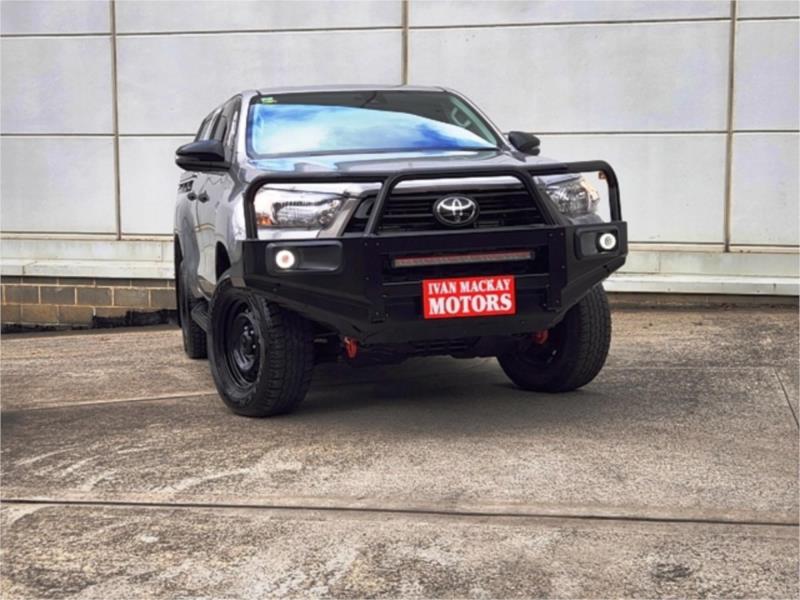 2022 TOYOTA HILUX DOUBLE CAB P/UP SR (4x4) GUN126R